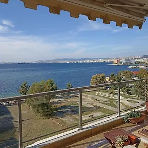  Apartment Seafront Family & Free Parking, The Cruiseflat