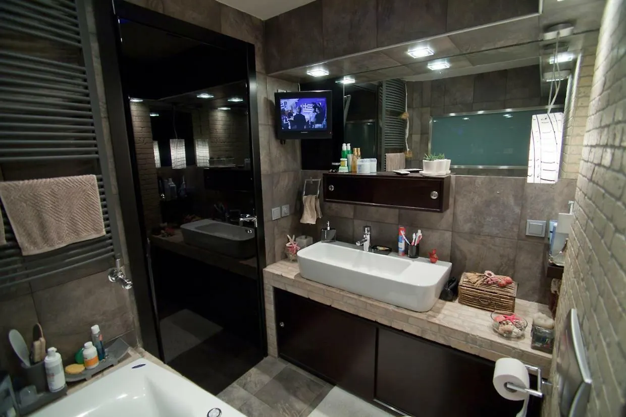 Deluxe Boutique Suite , Jacuzzi, Private Parking, Fireplace Thessaloniki Apartment