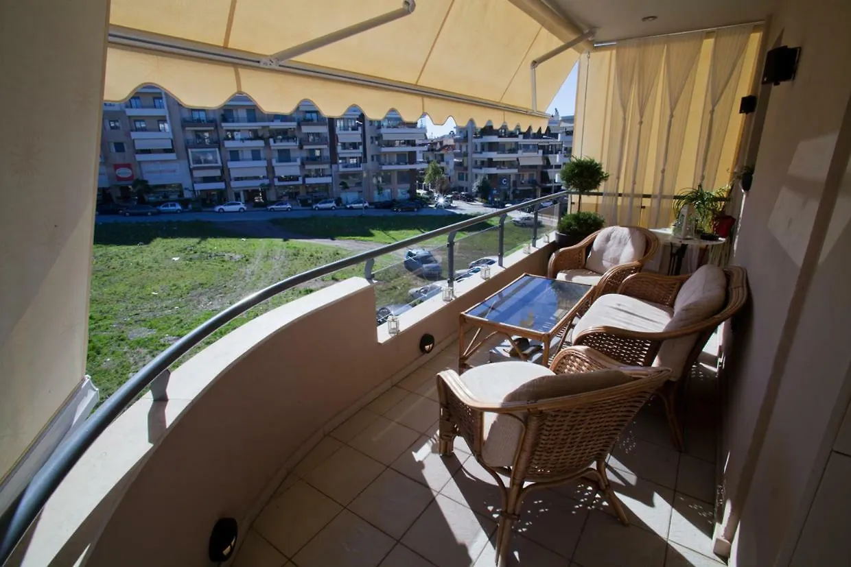 Deluxe Boutique Suite , Jacuzzi, Private Parking, Fireplace Thessaloniki Apartment